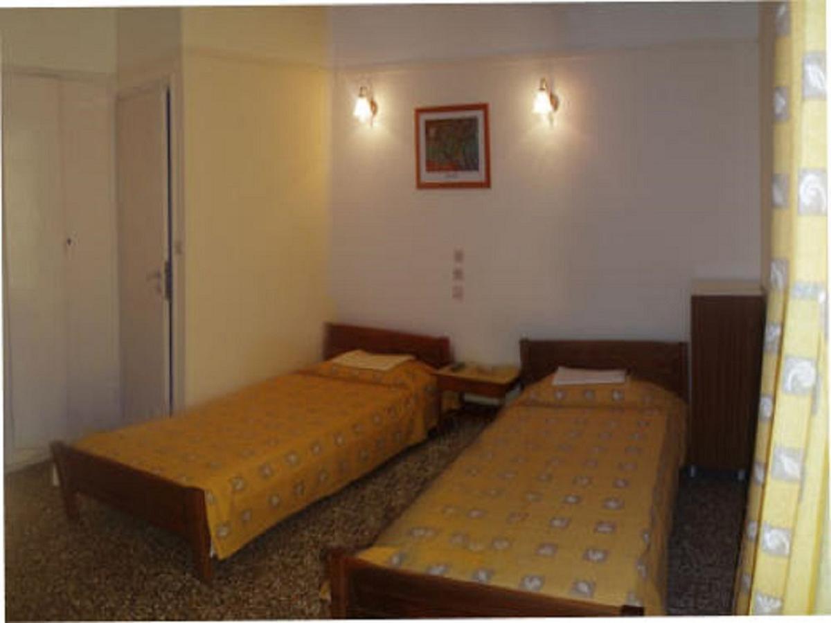 Pagonion Hotel กาเมนาวูร์ลา ภายนอก รูปภาพ