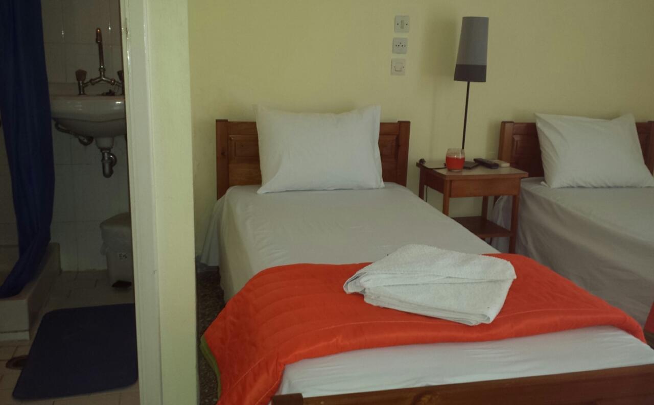 Pagonion Hotel กาเมนาวูร์ลา ภายนอก รูปภาพ